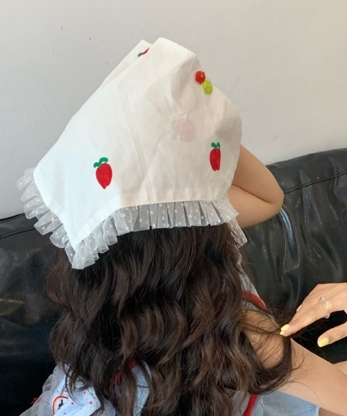 SHEPP(シープ)の「フルーツ刺繍バブーシュカ(その他ヘアアクセサリー・レディース・ホワイト・F)」の2枚目の写真