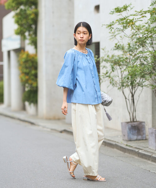 un dix cors（アンディコール）の「ギャザーオフショルブラウス（シャツ/ブラウス・レディース・オフホワイト/ブルー/ブラック・FREE）」の14枚目の写真