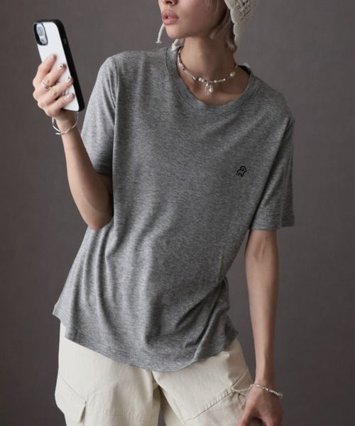 Girly Doll(ガーリードール)の「ワンポイントデザインシアーTシャツ(Tシャツ/カットソー・レディース・グレー/ブラック/ホワイト・F)」の1枚目の写真