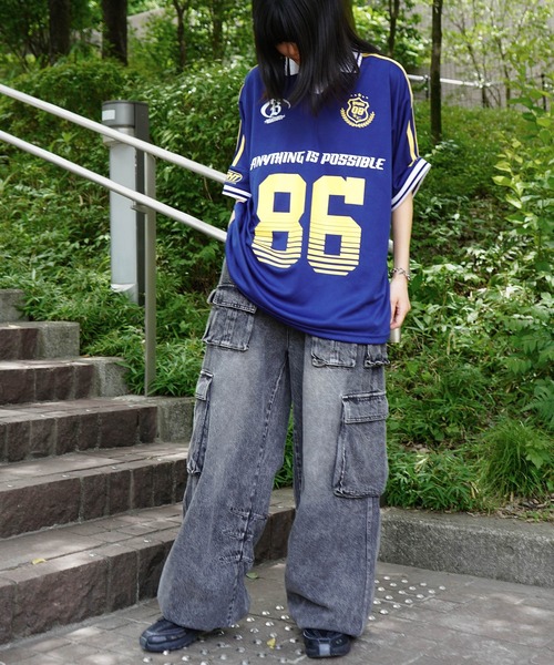 ILL'S（イルズ）の「バイカラー×サイドライン ナンバリングゲームプリントシャツ / Vネック ビッグシルエット 半袖Tシャツ ユニセックス / 韓国ストリート×古着風（Tシャツ/カットソー・メンズ・ブラック/ホワイト/レッド/ネイビー・M/L）」の21枚目の写真