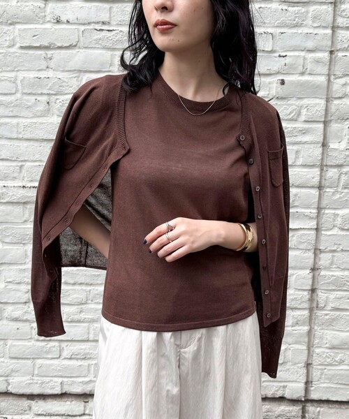 fredy emue（フレディエミュ）の「リネン混ポケ付きカーディガン（カーディガン/ボレロ・レディース・イエロー/サックスブルー/オフホワイト/ブラウン・38）」の5枚目の写真