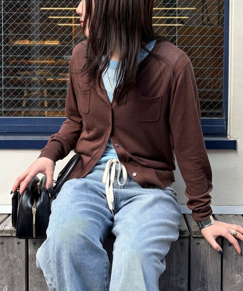 fredy emue（フレディエミュ）の「リネン混ポケ付きカーディガン（カーディガン/ボレロ・レディース・イエロー/サックスブルー/オフホワイト/ブラウン・38）」の13枚目の写真