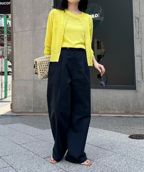 fredy emue（フレディエミュ）の「リネン混ポケ付きカーディガン（カーディガン/ボレロ・レディース・イエロー/サックスブルー/オフホワイト/ブラウン・38）」の14枚目の写真