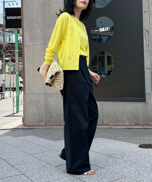 fredy emue（フレディエミュ）の「リネン混ポケ付きカーディガン（カーディガン/ボレロ・レディース・イエロー/サックスブルー/オフホワイト/ブラウン・38）」の15枚目の写真