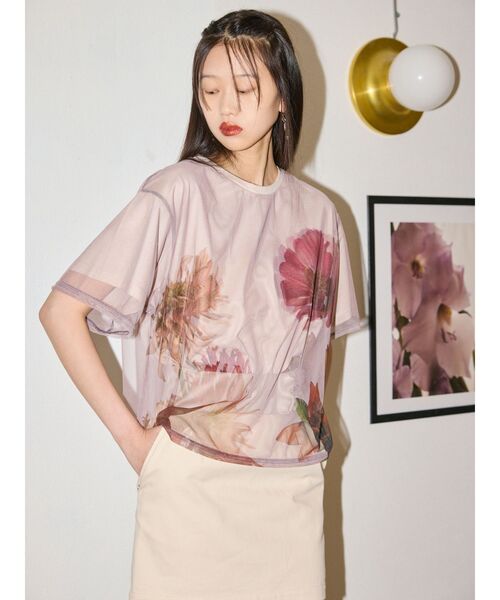 MURUA(ムルーア)の「【MURUA×STAYFLOWER】チュールドッキングフラワーTシャツ(Tシャツ/カットソー・レディース・ベージュ/ブルー/アイボリー・FREE)」の4枚目の写真