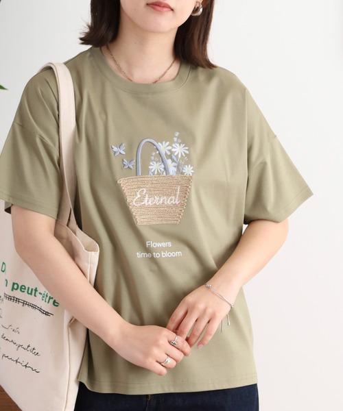 BRODIAEA(ブローディア)の「BRODIAEA かごバッグデザイン半袖Tシャツ(Tシャツ/カットソー・レディース・モスグリーン/キャメル/オフホワイト/ピンク/ブラック/サックスブルー・40)」の1枚目の写真