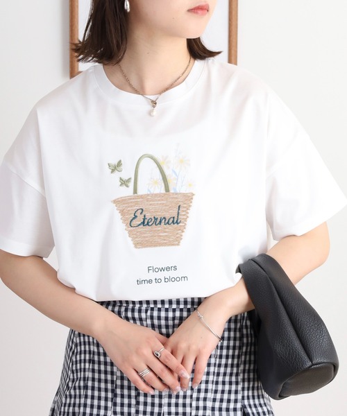 BRODIAEA(ブローディア)の「BRODIAEA かごバッグデザイン半袖Tシャツ(Tシャツ/カットソー・レディース・モスグリーン/キャメル/オフホワイト/ピンク/ブラック/サックスブルー・40)」の9枚目の写真