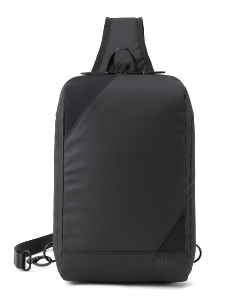ZERO HALLIBURTON(ゼロハリバートン)の「レキシントン2 ボディバッグ 1気室 B5ファイル収納 11インチタブレット収納 81473(ボディバッグ/ウエストポーチ・メンズ・ブラック・FREE)」の6枚目の写真