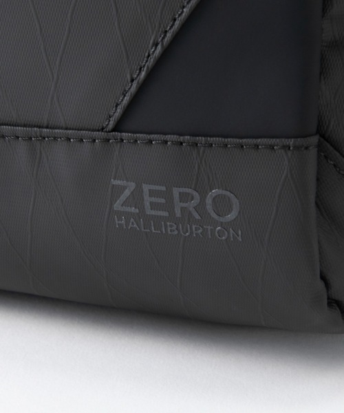 ZERO HALLIBURTON(ゼロハリバートン)の「レキシントン2 ボディバッグ 1気室 B5ファイル収納 11インチタブレット収納 81473(ボディバッグ/ウエストポーチ・メンズ・ブラック・FREE)」の12枚目の写真