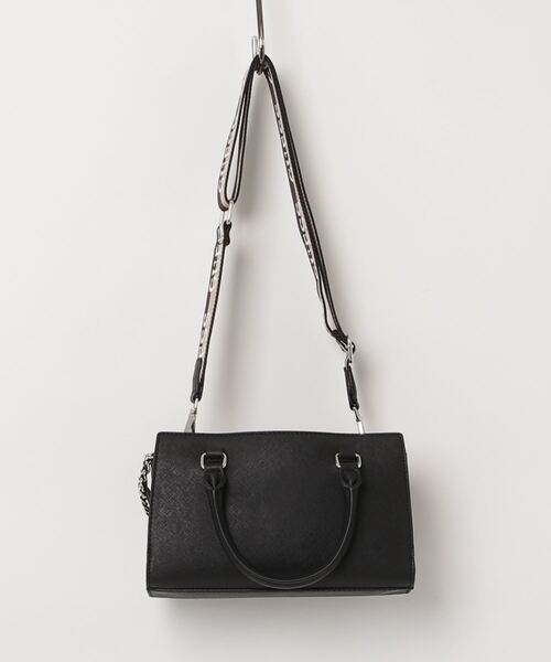 Guess（ゲス）の「BANDERA Satchel ハンドバッグ（ショルダーバッグ・レディース・ブラック系その他・ONE SIZE）」の16枚目の写真