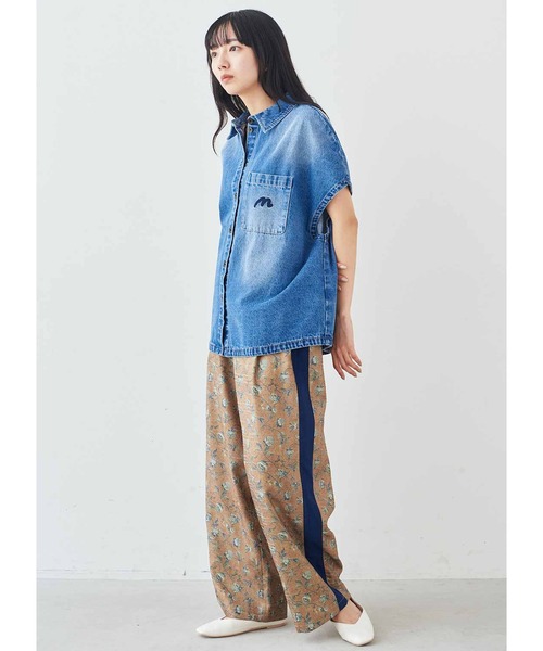 MEDE19F（メデジュウキュウ）の「ＭＥＤＥ１９Ｆ　ステッチ刺繍のあるオーバーサイズデニムシャツ〈ブルー〉（シャツ/ブラウス・レディース・ブルー・L/M/MP/3L）」の3枚目の写真
