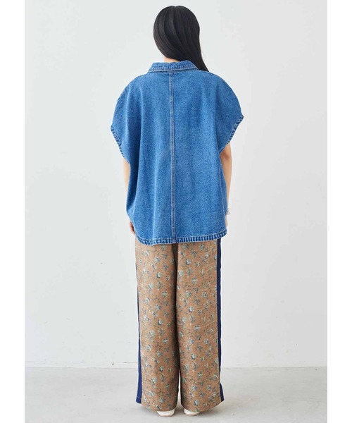 MEDE19F（メデジュウキュウ）の「ＭＥＤＥ１９Ｆ　ステッチ刺繍のあるオーバーサイズデニムシャツ〈ブルー〉（シャツ/ブラウス・レディース・ブルー・L/M/MP/3L）」の5枚目の写真