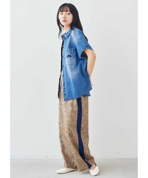 MEDE19F（メデジュウキュウ）の「ＭＥＤＥ１９Ｆ　ステッチ刺繍のあるオーバーサイズデニムシャツ〈ブルー〉（シャツ/ブラウス・レディース・ブルー・L/M/MP/3L）」の7枚目の写真
