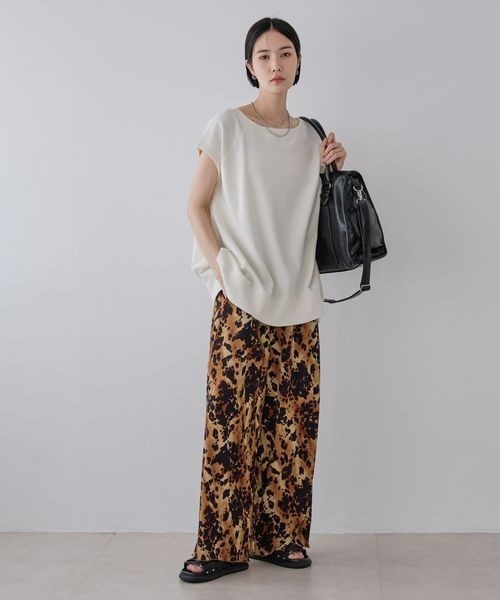 JEANASIS（ジーナシス）の「アンティークスタッズトート/576824（トートバッグ・レディース・ブラック/カーキ系/ブラウン・FREE）」の4枚目の写真