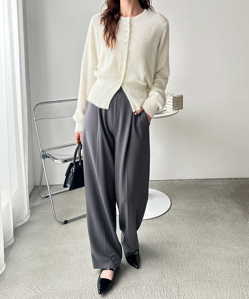 GeeRA(ジーラ)の「ゴールドボタン裾スリットシャギーニットカーディガン(カーディガン/ボレロ・レディース・レッド/グレー/アイボリー・MEDIUM/LARGE)」の12枚目の写真