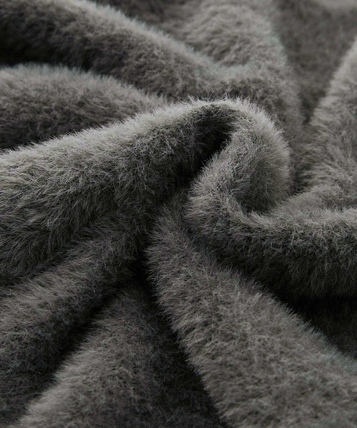 GeeRA(ジーラ)の「ゴールドボタン裾スリットシャギーニットカーディガン(カーディガン/ボレロ・レディース・レッド/グレー/アイボリー・MEDIUM/LARGE)」の5枚目の写真