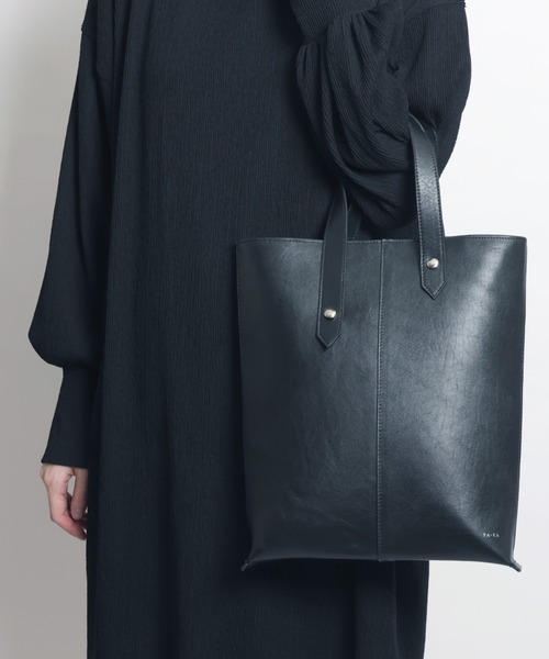 YArKA（ヤーカ）の「【YArKA/ヤーカ】 real leather swing handle bag [gil1] / スウィングハンドルバッグ（トートバッグ・メンズ・ブラック・FREE）」の3枚目の写真