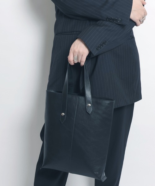 YArKA（ヤーカ）の「【YArKA/ヤーカ】 real leather swing handle bag [gil1] / スウィングハンドルバッグ（トートバッグ・メンズ・ブラック・FREE）」の4枚目の写真
