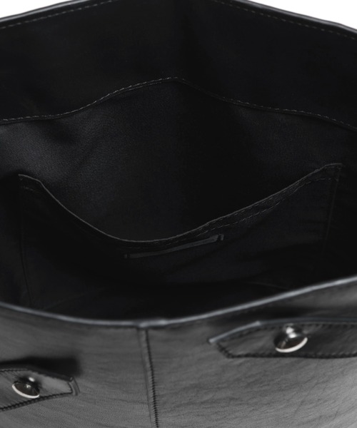 YArKA（ヤーカ）の「【YArKA/ヤーカ】 real leather swing handle bag [gil1] / スウィングハンドルバッグ（トートバッグ・メンズ・ブラック・FREE）」の9枚目の写真