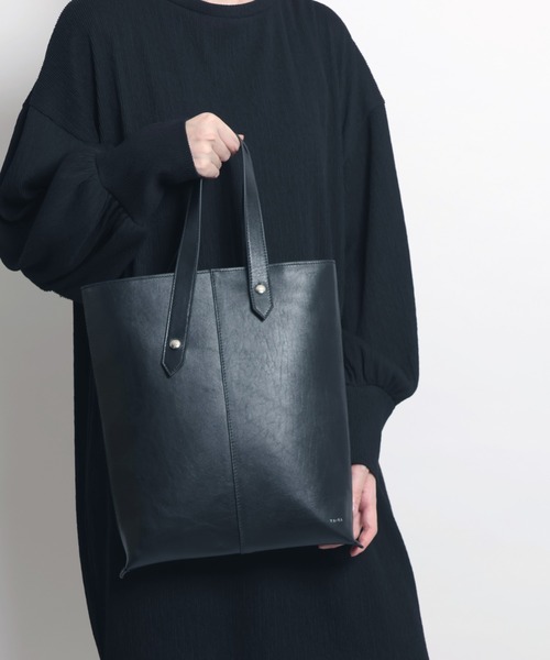 YArKA（ヤーカ）の「【YArKA/ヤーカ】 real leather swing handle bag [gil1] / スウィングハンドルバッグ（トートバッグ・メンズ・ブラック・FREE）」の16枚目の写真