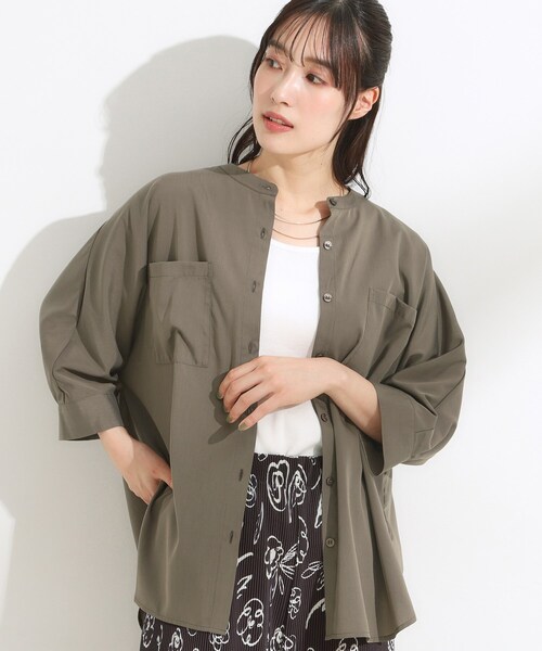 SHOO・LA・RUE(シューラルー)の「【S-LL/洗濯後しわになりにくい】コットン風 前あきドルマンブラウス(シャツ/ブラウス・レディース・ブラック/カーキ/ナチュラル/オレンジ・01/02/03/04)」の4枚目の写真