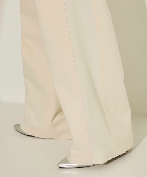 STUDIOUS（ステュディオス）の「【STUDIOUS/ステュディオス】Hyper Stretch Straight Jeans/ハイパーストレッチストレートジーンズ/デニムパンツ/ウォッシャブル/くびれ効果/サイズ調節可能/脚長（その他パンツ・レディース・ブラック/キナリ・1/2）」の5枚目の写真