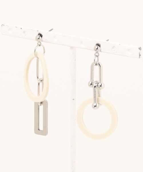 tone（トーン）の「caramel late/アシンメトリーピアス（ピアス（両耳用）・レディース・イエロー/グレー/クリア/アイボリー/ブラック/パープル/ベージュ/ホワイト・FREE）」の3枚目の写真