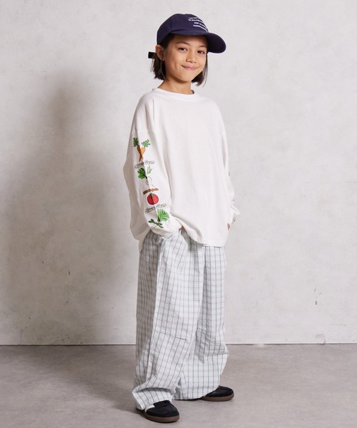 PAIRMANON STREET（ペアマノンストリート）の「【綿100%】袖プリント 長袖 Tシャツ【PAIRMANON STREET】（Tシャツ/カットソー・キッズ・ベージュ/ネイビー/ブラック系その他4/ホワイト/ホワイト系その他/ホワイト系その他3/レッド/ベージュ系その他/イエロー/ミント/ブラック系その他/ブラック系その他3/ブラック/ブラック系その他2・160/100/120/90/110/140/150/130）」の17枚目の写真