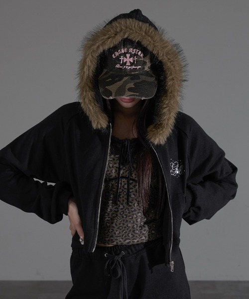キメラアント　ファー付きパーカー キメラアント ファー付きパーカー ファーが取り外し可能で、レオパード