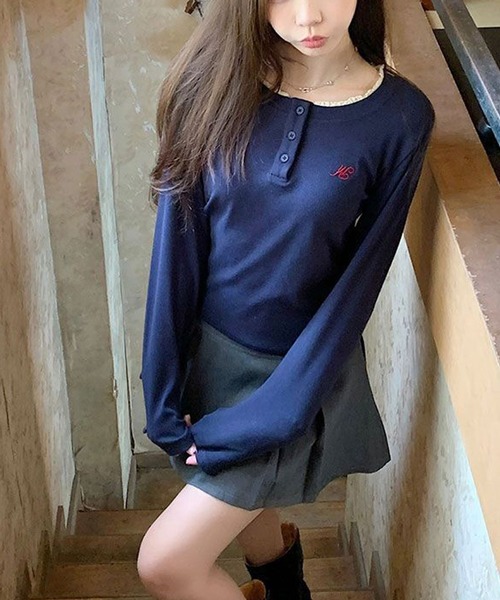 Nia(ニア)の「Nia(ニア)/ヘンリーネック フリル 長袖カットソー(Tシャツ/カットソー・レディース・グレー/ネイビー・SMALL/MEDIUM)」の12枚目の写真
