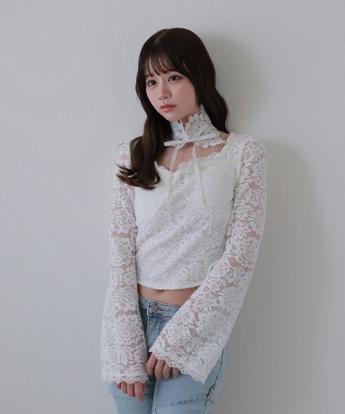 M DOLLY(エムドリー)の「flower lace serica ribbon tops / フラワーレースセリカリボントップス(その他トップス・レディース・ホワイト/ブラック・FREE)」の3枚目の写真
