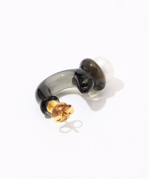 LEVENS(レヴェンス)の「LEVENS JEWELS MINI PEARL HOOPS ピアス(ピアス(両耳用)・レディース・ホワイト系その他/ブラック系その他・FREE)」の5枚目の写真