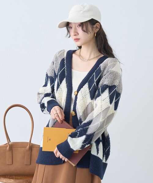 earth music&ecology(アースミュージックアンドエコロジー)の「ループ編みアーガイルカーディガン(カーディガン/ボレロ・レディース・モカ/ネイビー/グレー・FREE)」の10枚目の写真