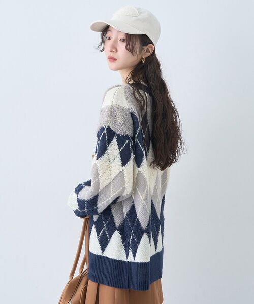 earth music&ecology(アースミュージックアンドエコロジー)の「ループ編みアーガイルカーディガン(カーディガン/ボレロ・レディース・モカ/ネイビー/グレー・FREE)」の18枚目の写真