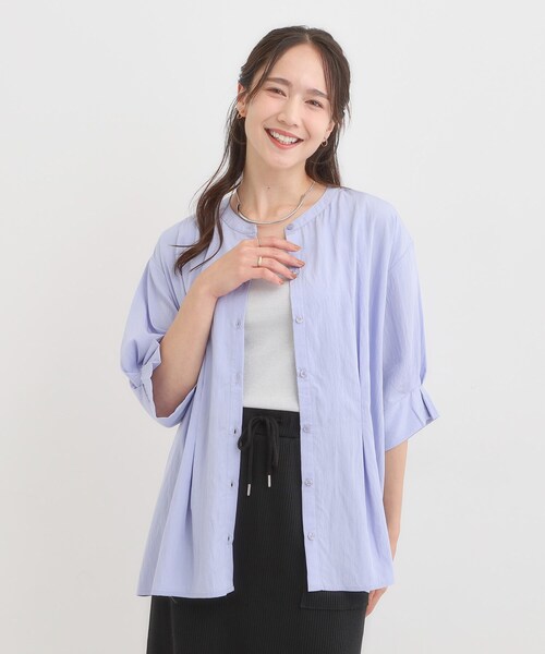 SHOO・LA・RUE(シューラルー)の「【S-LL/通勤スタイルにも】ウエストタックで程よくシェイプ 大人の上品ブラウス(シャツ/ブラウス・レディース・ブルー/ブラウン系/ブラック・04/03/02/01)」の12枚目の写真