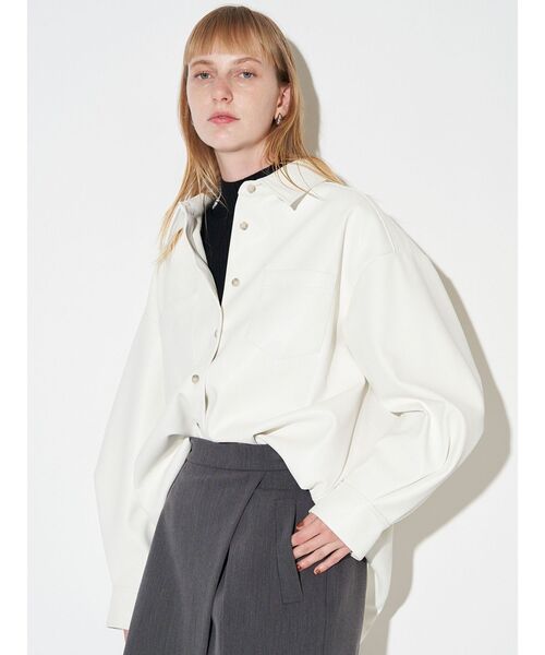 ELENDEEK（エレンディーク）の「バラエティマテリアルオーバーシャツ（シャツ/ブラウス・レディース・オフホワイト/その他1/ブラウン・FREE）」の6枚目の写真