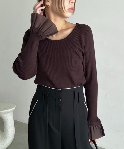 CAPRICIEUX LE'MAGE(カプリシューレマージュ)の「フレアカフスニット(ニット/セーター・レディース・ブラウン/ブラック/オフホワイト・FREE)」の3枚目の写真