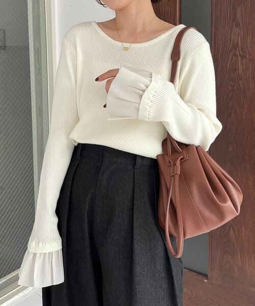 CAPRICIEUX LE'MAGE(カプリシューレマージュ)の「フレアカフスニット(ニット/セーター・レディース・ブラウン/ブラック/オフホワイト・FREE)」の1枚目の写真