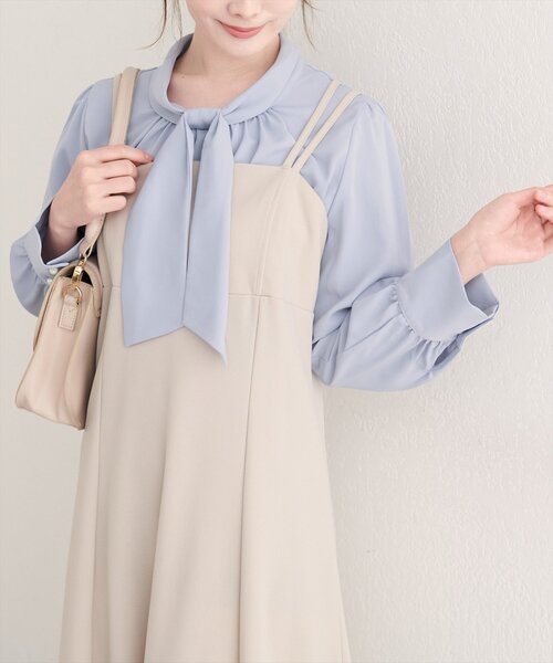 natural couture（ナチュラルクチュール）の「【WEB限定】袖口パールノット結びボウタイブラウス（シャツ/ブラウス・レディース・サックスブルー/ピンクベージュ/ブラウン/その他1/ネイビー/チャコールグレー/グレー/オフホワイト・FREE）」の6枚目の写真