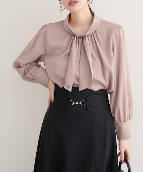 natural couture（ナチュラルクチュール）の「【WEB限定】袖口パールノット結びボウタイブラウス（シャツ/ブラウス・レディース・サックスブルー/ピンクベージュ/ブラウン/その他1/ネイビー/チャコールグレー/グレー/オフホワイト・FREE）」の12枚目の写真