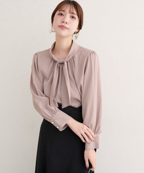 natural couture（ナチュラルクチュール）の「【WEB限定】袖口パールノット結びボウタイブラウス（シャツ/ブラウス・レディース・サックスブルー/ピンクベージュ/ブラウン/その他1/ネイビー/チャコールグレー/グレー/オフホワイト・FREE）」の9枚目の写真