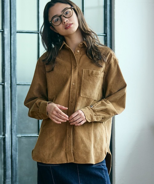 LACOSTE(ラコステ)の「オーバーサイズコーデュロイシャツ(シャツ/ブラウス・レディース・キャメル・38/40/36/34)」の1枚目の写真