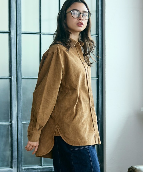 LACOSTE(ラコステ)の「オーバーサイズコーデュロイシャツ(シャツ/ブラウス・レディース・キャメル・38/40/36/34)」の6枚目の写真