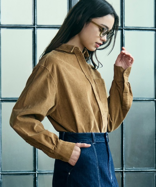 LACOSTE(ラコステ)の「オーバーサイズコーデュロイシャツ(シャツ/ブラウス・レディース・キャメル・38/40/36/34)」の11枚目の写真