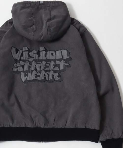 VISION STREET WEAR(ヴィジョンストリートウェア)の「2025AW VISION STREET WEAR/ヴィジョンストリートウエア ウォッシュ加工 フロント・バックロゴ刺繍 ビックシルエット 中綿 デニムフードブルゾン(ブルゾン・メンズ・パープル/ブラウン/スミクロ・M/L)」の1枚目の写真