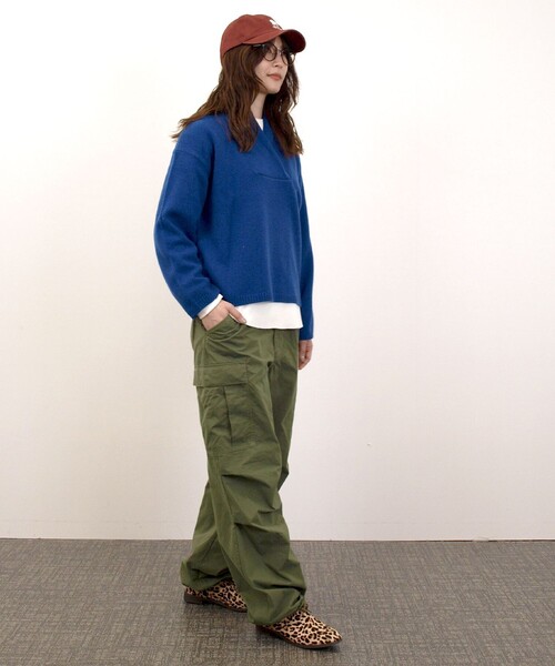 J.PRESS YORK STREET(ジェイプレスヨークストリート)の「【WOMEN】ウールカシミヤ 変形Vネック ニット(ニット/セーター・レディース・ブルー系/アイボリー系/ネイビー系/レッド系・F)」の7枚目の写真