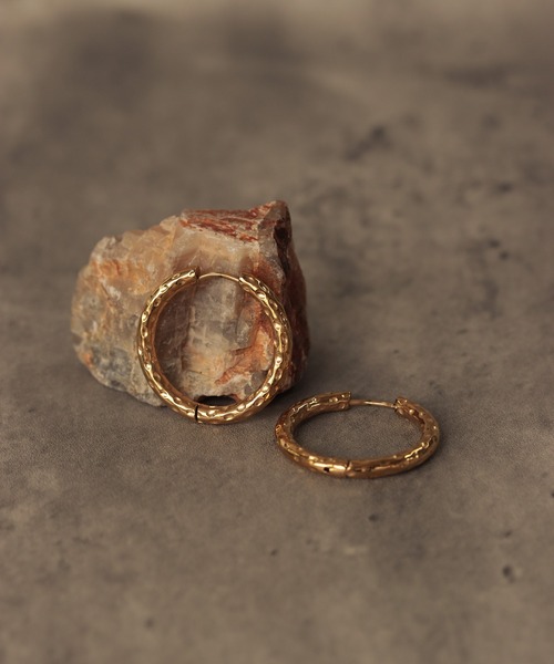 bonu.(ボヌ)の「【サージカルステンレス】 バンピーワンタッチフープピアス 25mm(ピアス(両耳用)・レディース・ゴールド・FREE)」の5枚目の写真