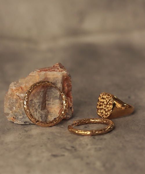 bonu.(ボヌ)の「【サージカルステンレス】 バンピーワンタッチフープピアス 25mm(ピアス(両耳用)・レディース・ゴールド・FREE)」の7枚目の写真