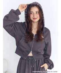 CALNAMUR | 【HELLO KITTYコラボ】スウェットコンパクトフーディー(スウェット)