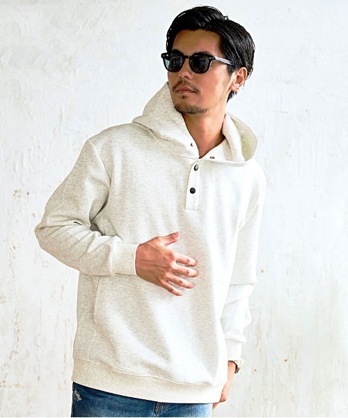BENUSTA（ベヌスタ）の「『BENUSTA/ベヌスタ』フロントボタンプルオーバーパーカー【GC】（パーカー・メンズ・グレー/ベージュ/ブラック・3L/XL）」の2枚目の写真